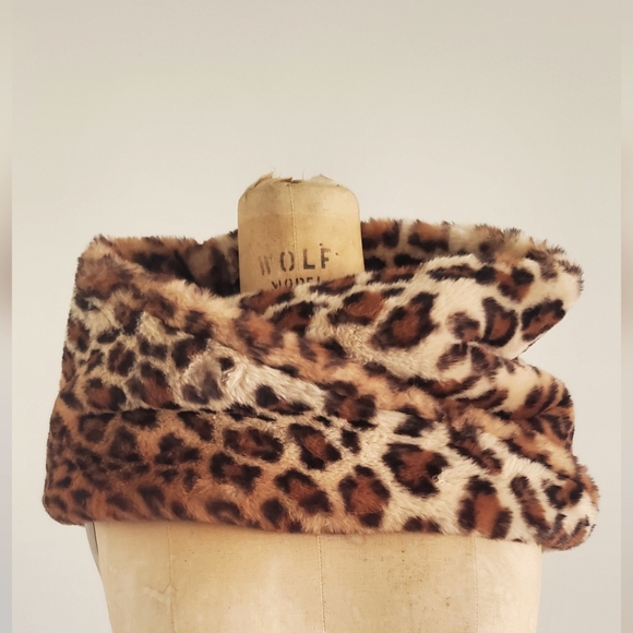 Ann Taylor Accessories - Ann Taylor faux cheetah fur infinity neck scarf NWT